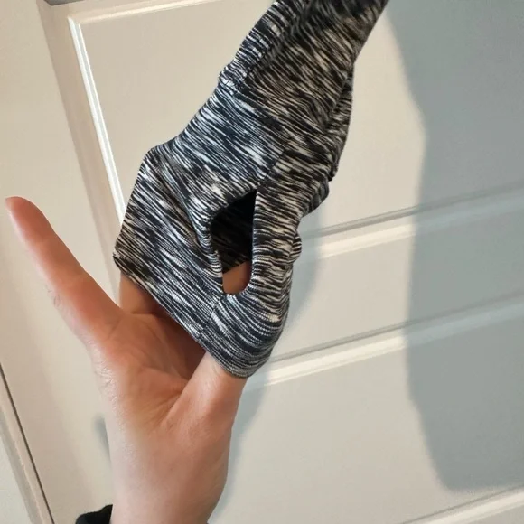 lululemon athletica gray black fitted long sleeve sweatshirt - Picture 4 of 4